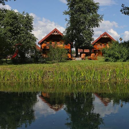 Riverside Apartments Otočac Eksteriør bilde