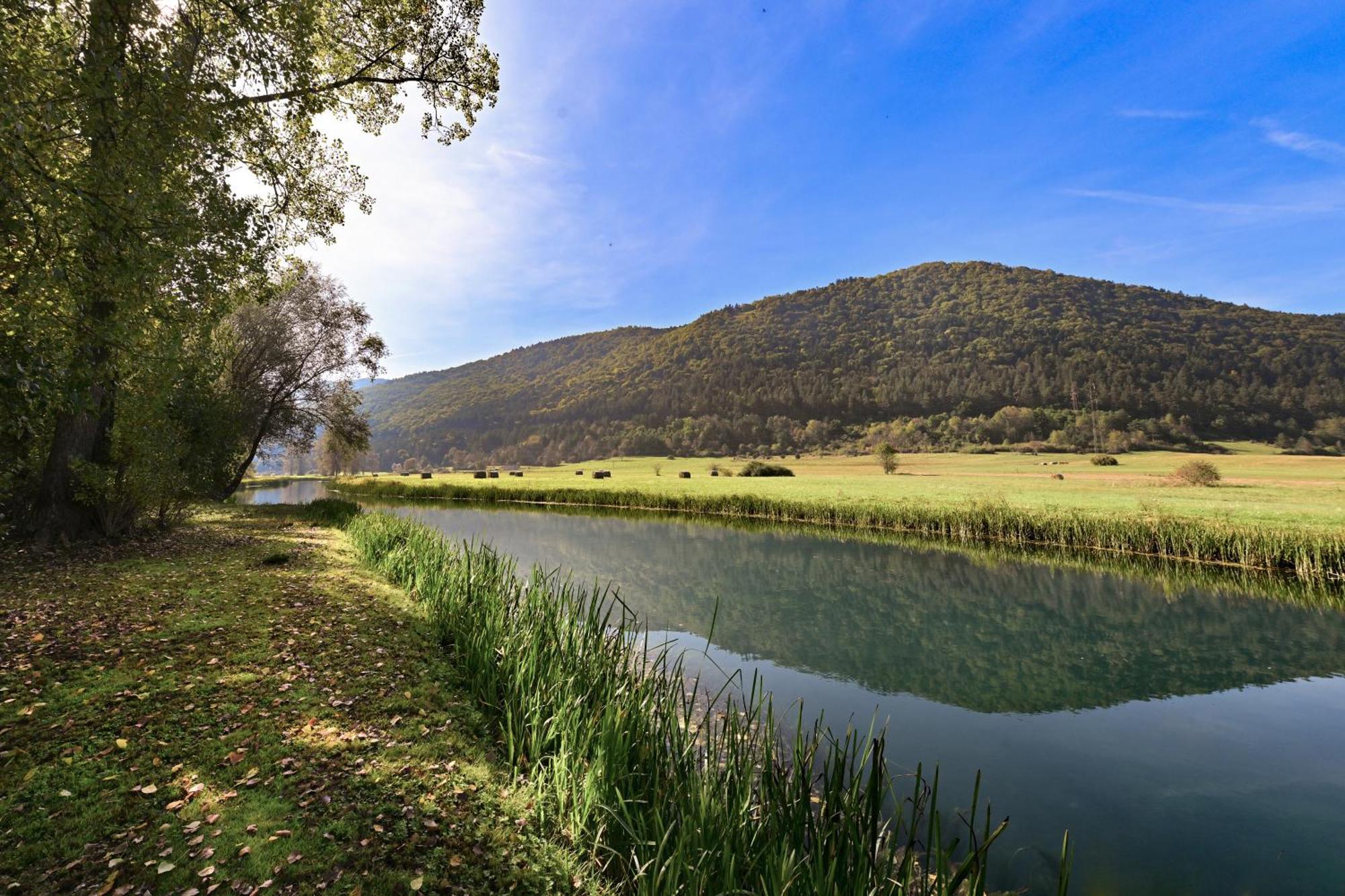 Riverside Apartments Otočac Eksteriør bilde