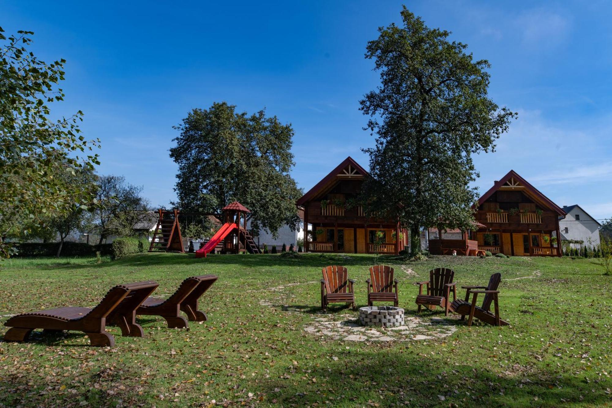 Riverside Apartments Otočac Eksteriør bilde
